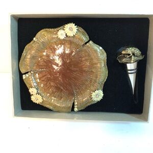 BOMBAY COMPANY Enamel Lily Pad and Frog Wine Coaster and Stopper Set